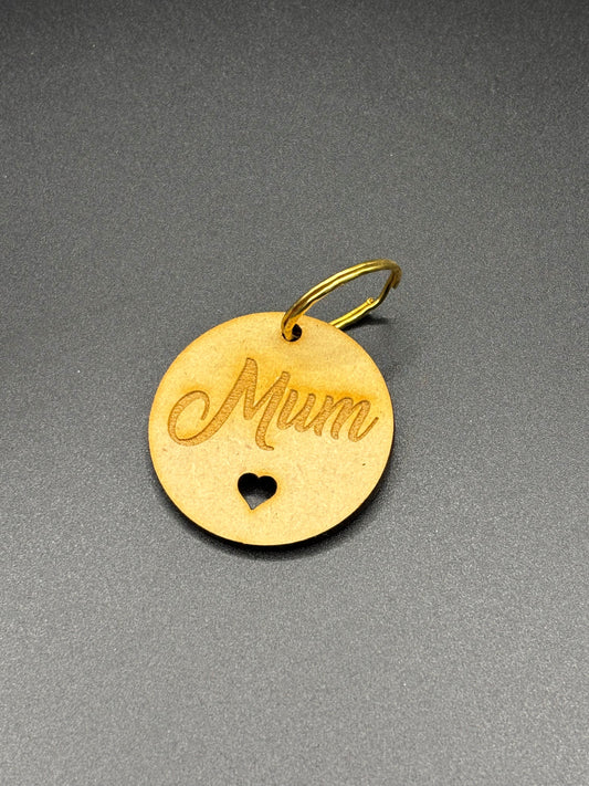 Mum round wooden keyring